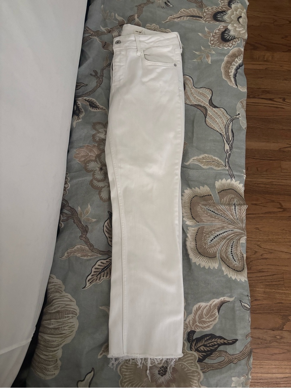 Pilcro and the Letterpress White Skinny Jeans with Frayed Hem